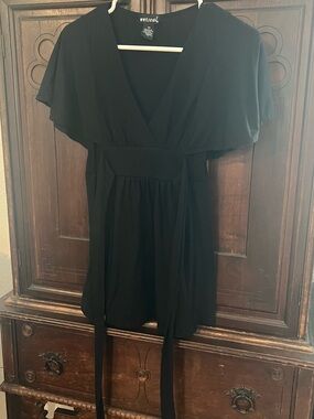 Wet Seal Black Lightweight Top